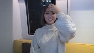 大神追了两个月的公司刚毕业大学小美女终于搞到手,出租屋内推倒啪啪