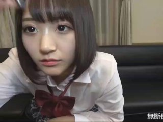 眼镜嫩妹小姐姐！炮友激情操逼！细腰美臀皮肤白皙，骑乘位深插骚穴，从下往上视角，淫水拉丝